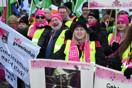 vdla gewerkschaft vor Ort bei der 2ten Verhandlungsrunde in Potsdam
